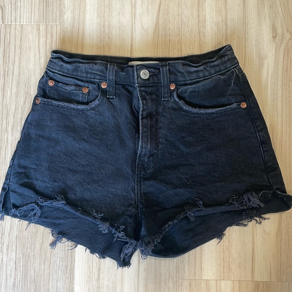 Abercrombie High Rise Curve Love Mom Short - Size 0